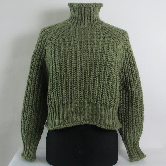 H&M CHUNKY KNIT CROP SWEATER - Picture 1 of 11